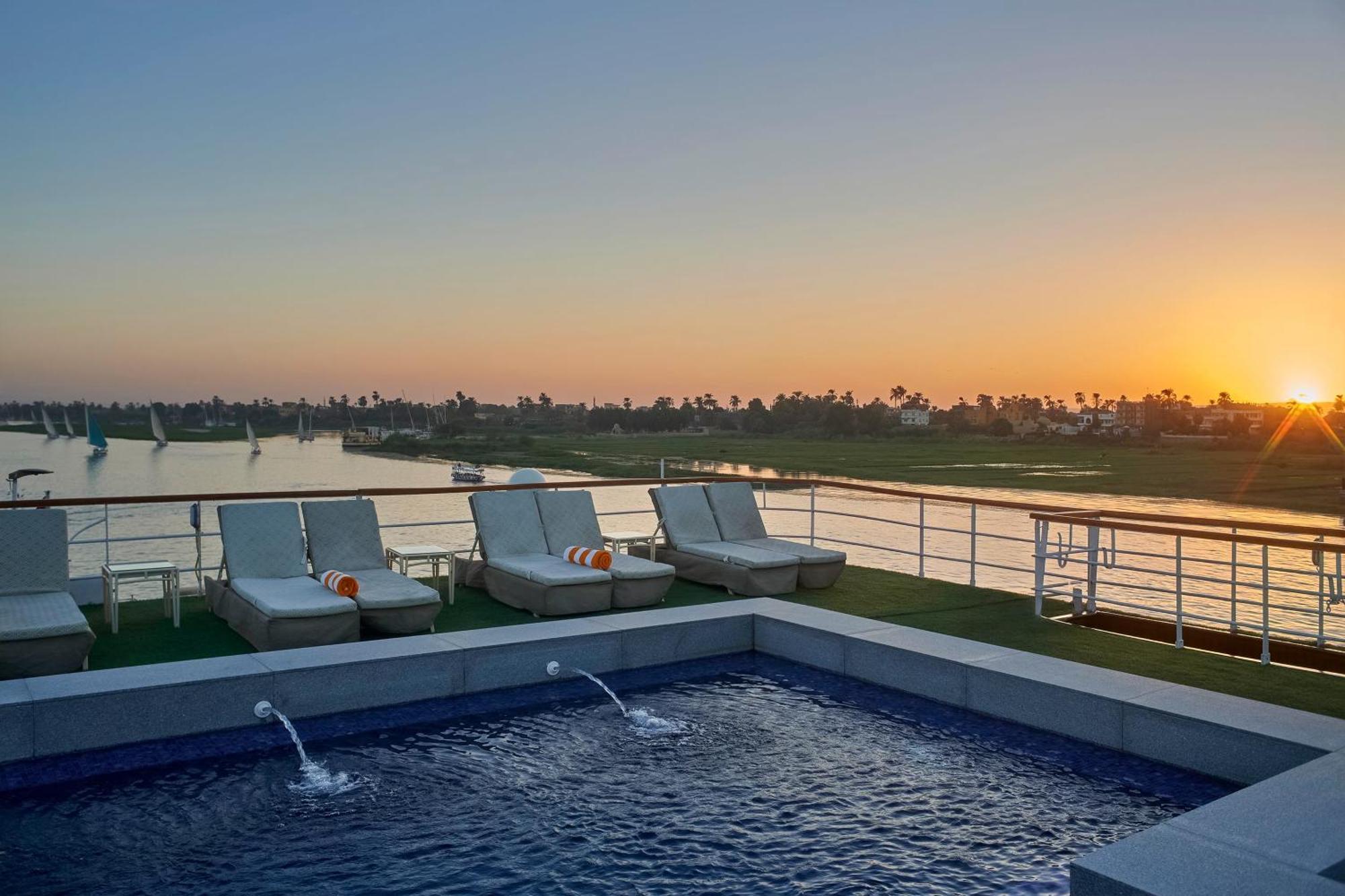 Moevenpick Royal Lily Nile Cruise, Every Monday Four Nights From Luxor, Every Friday Three Nights From Aswan - Including Excursions & Sightseeing Exterior foto